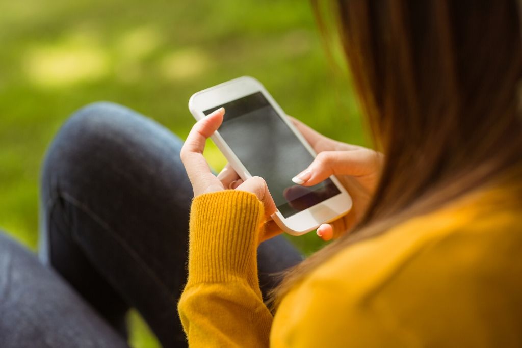 Avoid Texting Him First